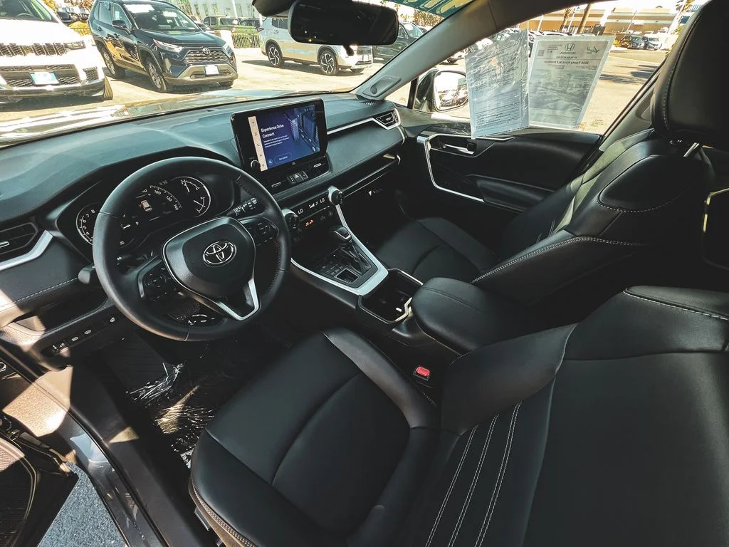 Used 2025 Magnetic Gray Metallic Toyota XLE Premium image 15