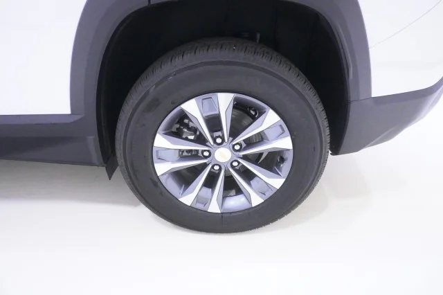 New 2027 Summit White Chevrolet LT image 10