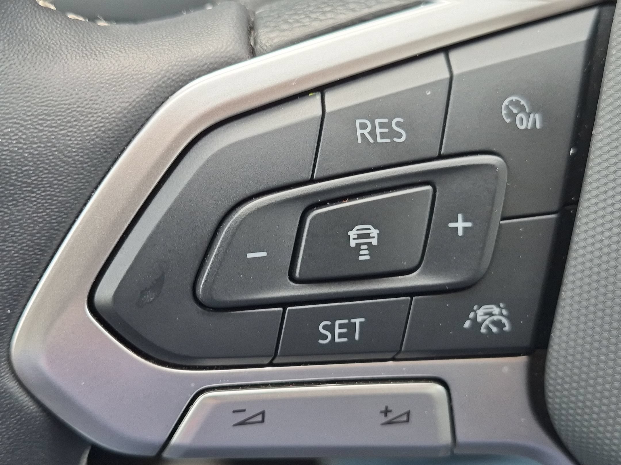 Used 2024 Gray Volkswagen SEL image 18
