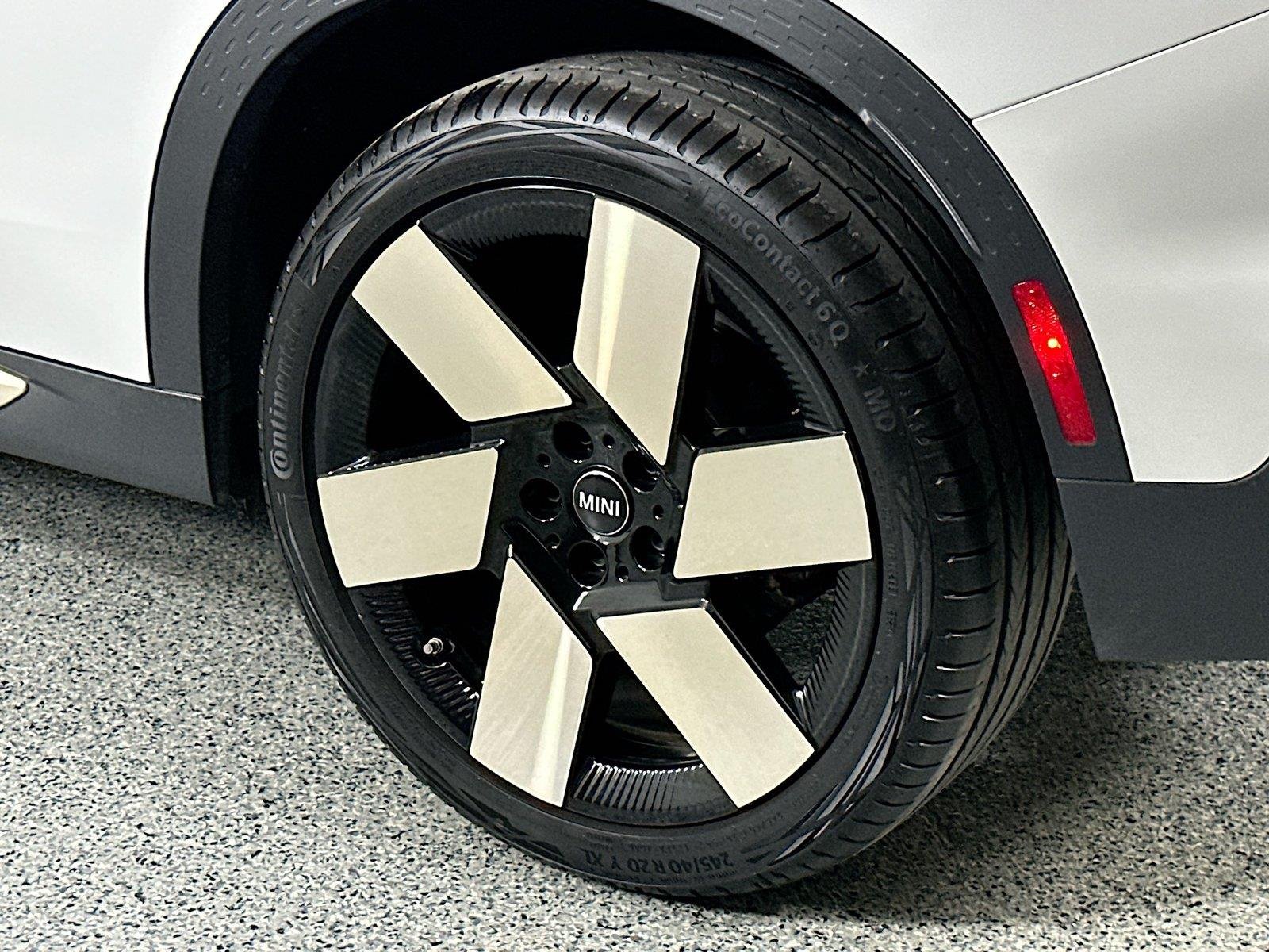 Used 2025 Nanuq White Metallic MINI S image 8