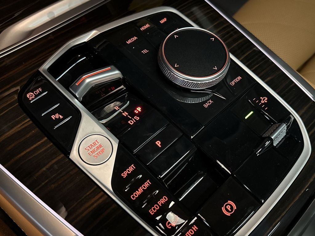 New 2027 Sparkling Copper Metallic BMW xDrive40i image 20