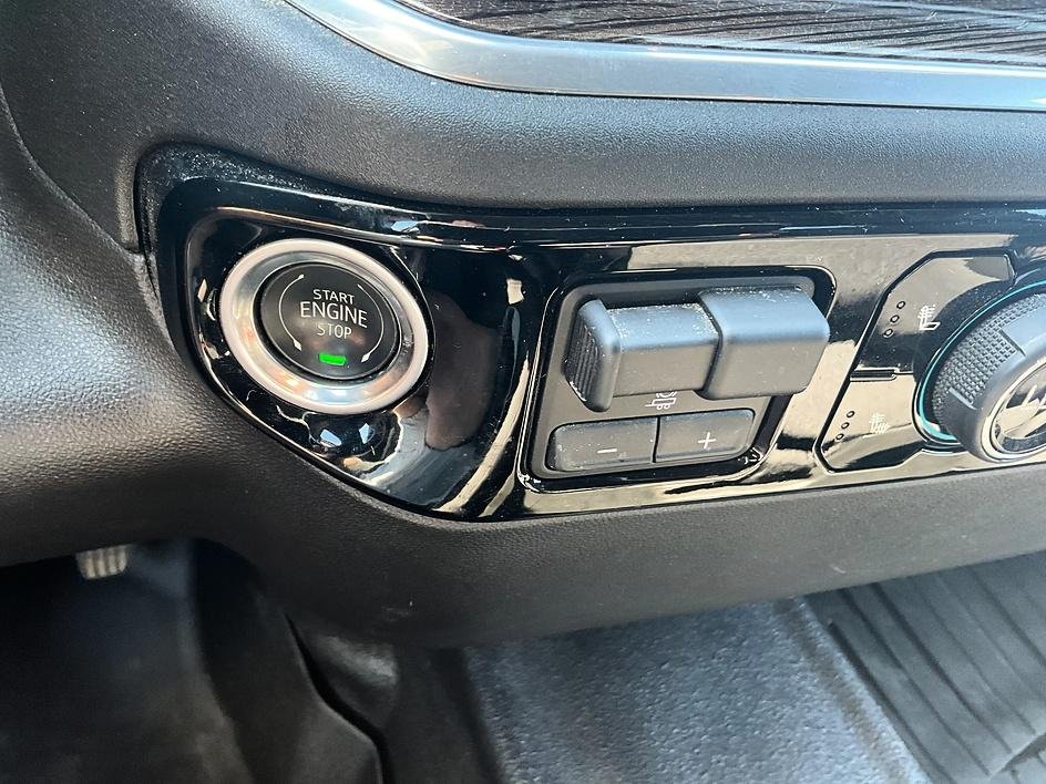 Used 2025 Gray Chevrolet LT image 26