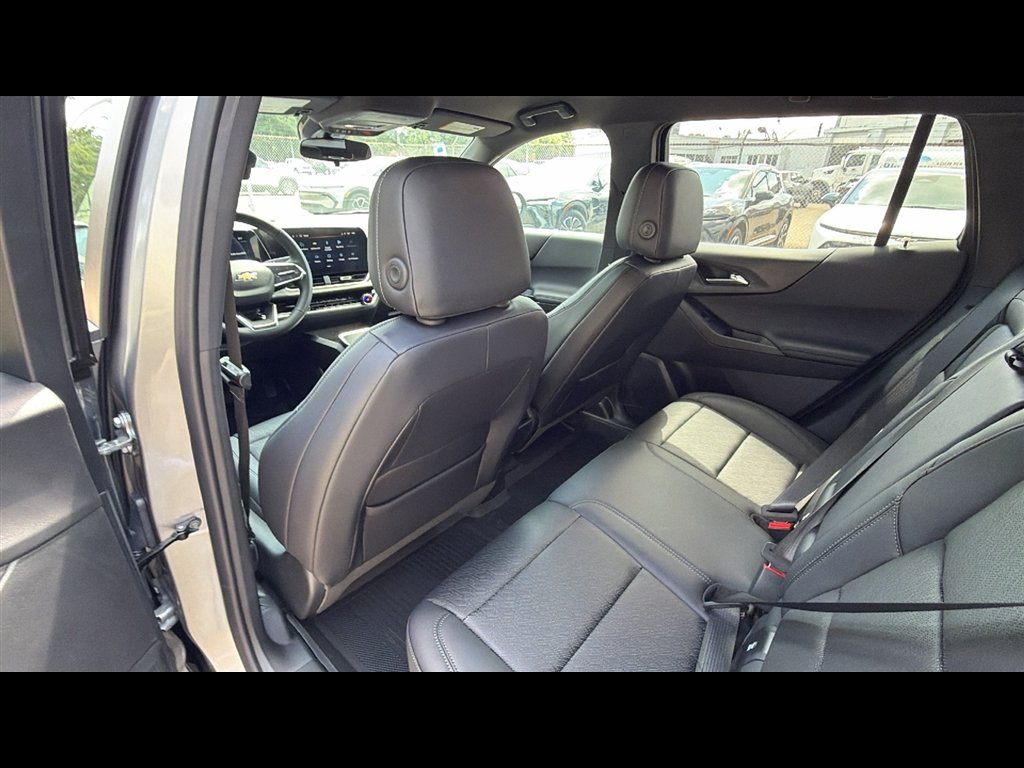 New 2027 Sterling Gray Metallic Chevrolet LT image 24