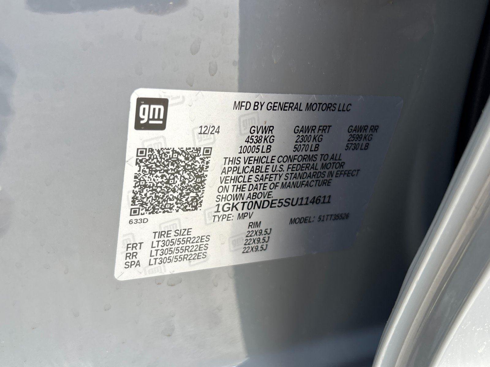 Used 2025 Interstellar White GMC 2X image 12