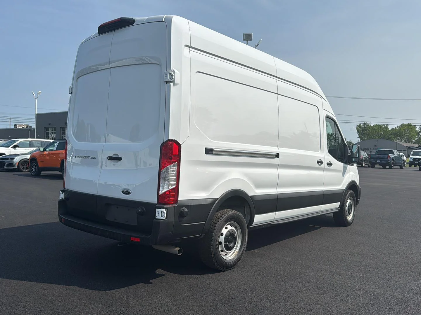 Used 2025 Oxford White Ford 250 image 6