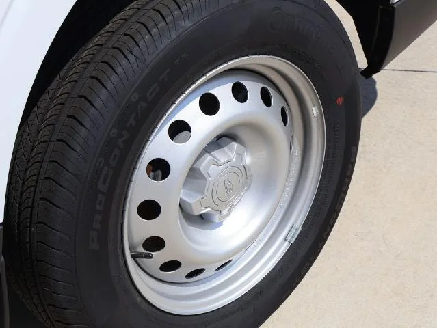New 2026 Oxford White Ford XL image 36