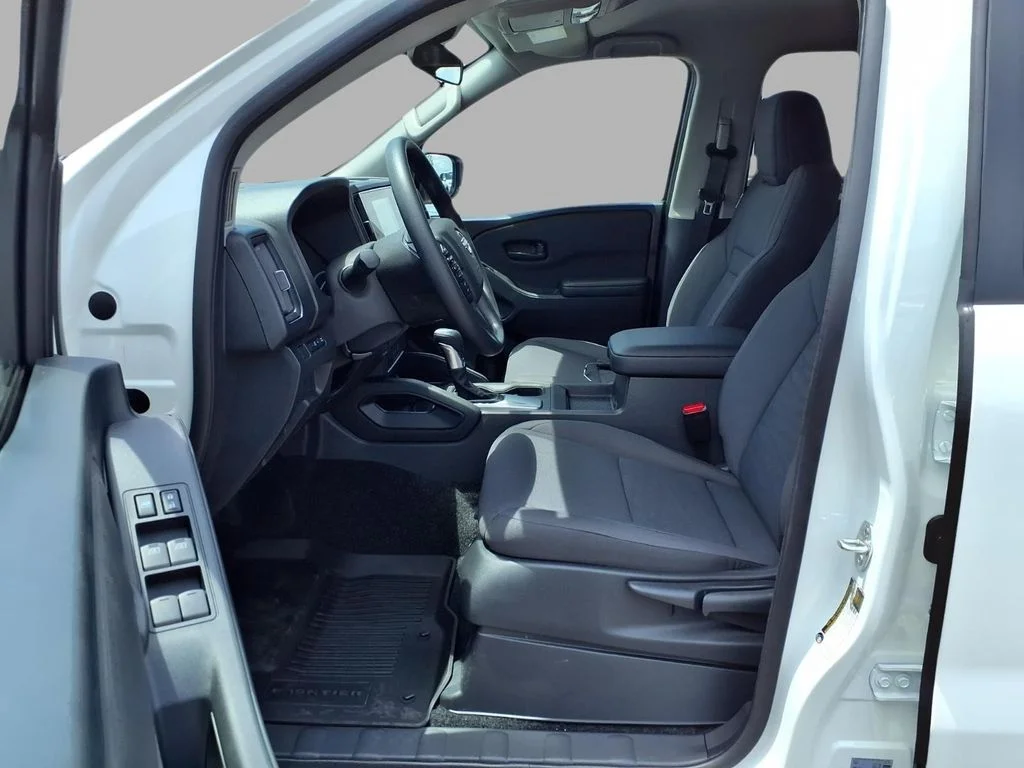 New 2026 Glacier White Nissan Crew Cab S image 22