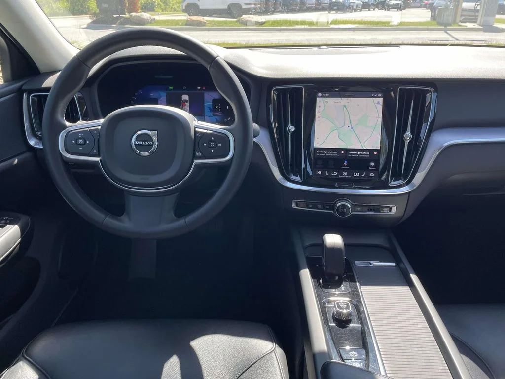 Used 2024 Crystal White Metallic Volvo Core Dark Theme image 4