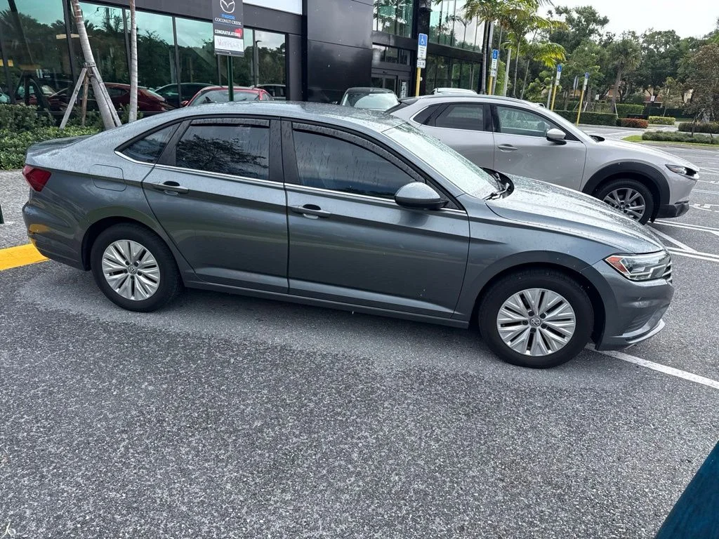 Used 2019 Platinum Gray Metallic Volkswagen 1.4T S image 6