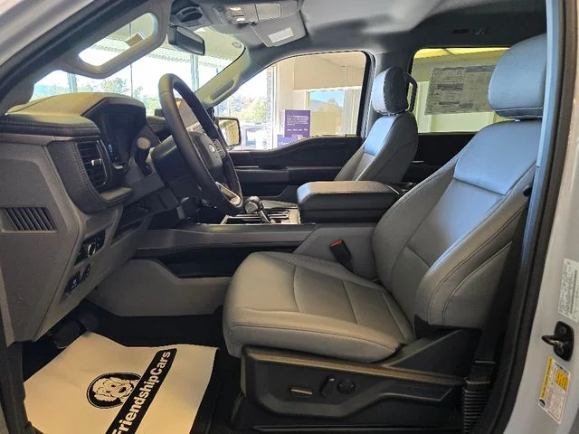 2025 Ford F-150 Lightning Flash - Photo 8