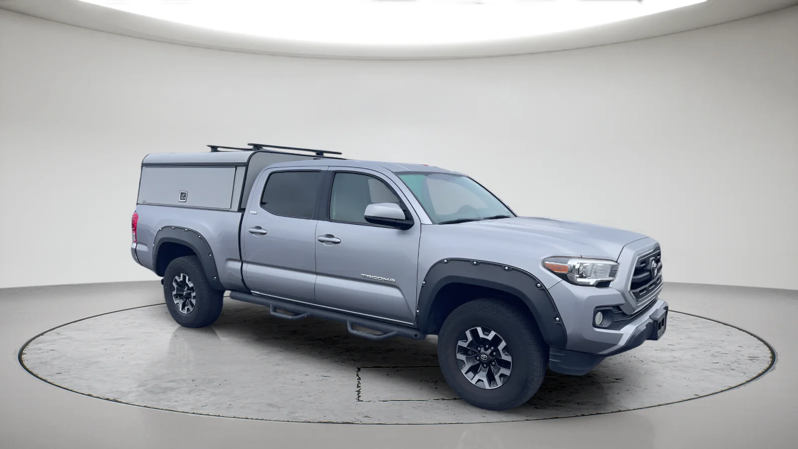 Used 2017 Silver Toyota SR5 image 4