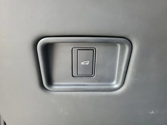 Used 2025 Black Land Rover SE image 20
