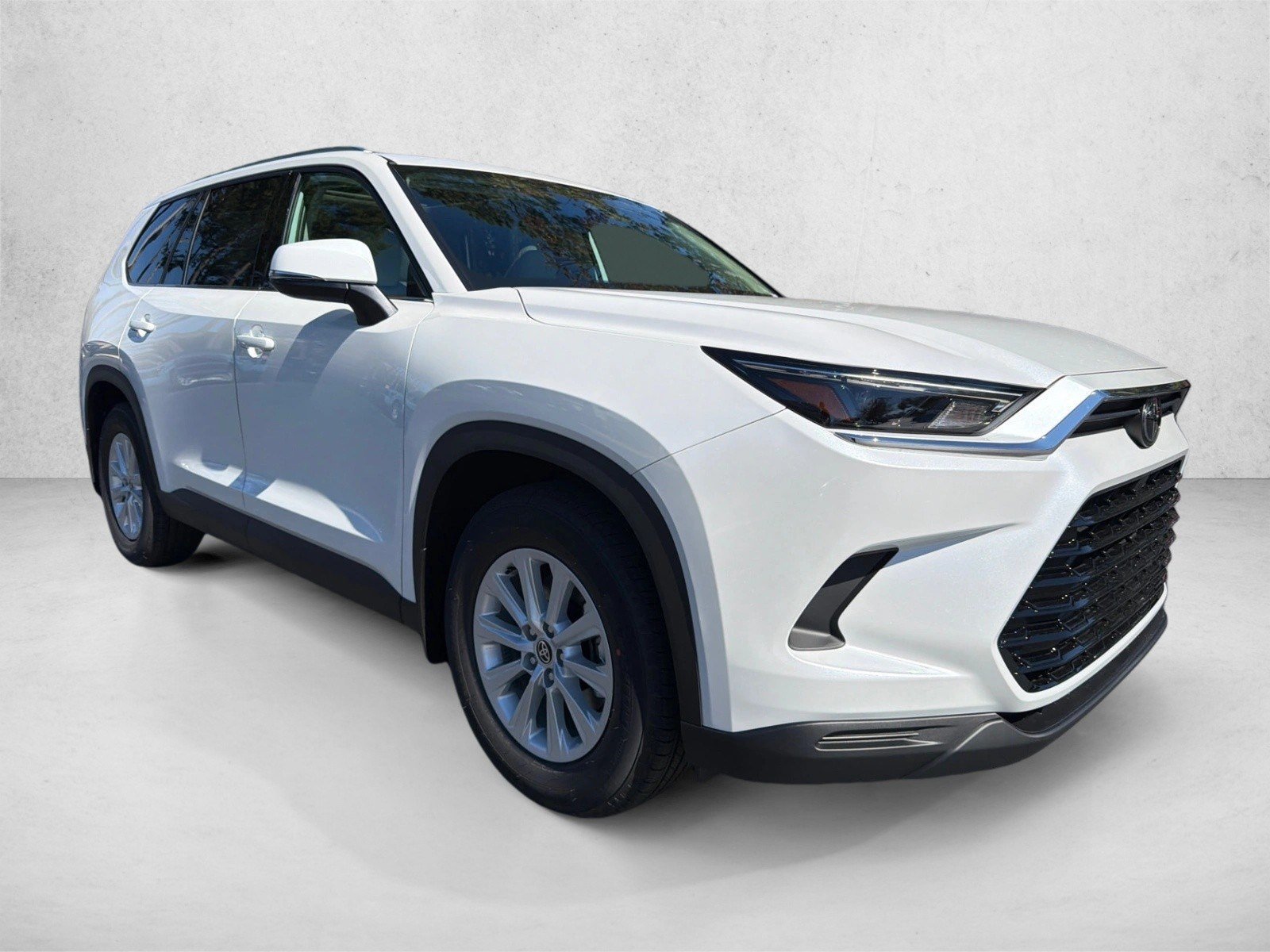 New 2026 Wind Chill Pearl Toyota XLE image 1