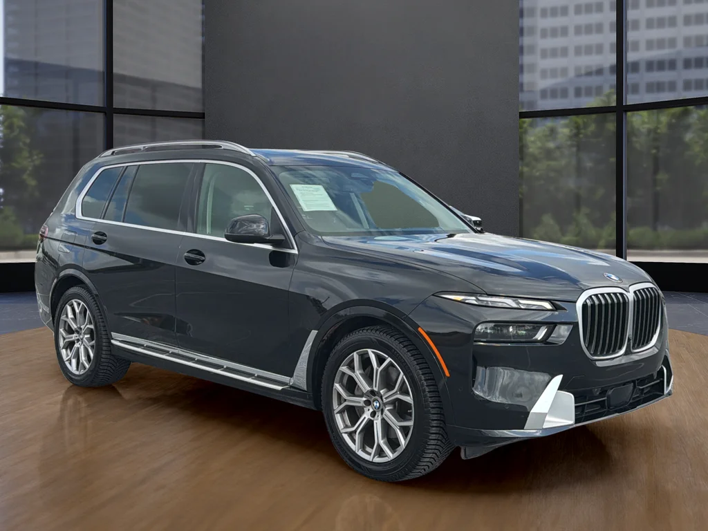 Used 2025 Black BMW xDrive40i image 10
