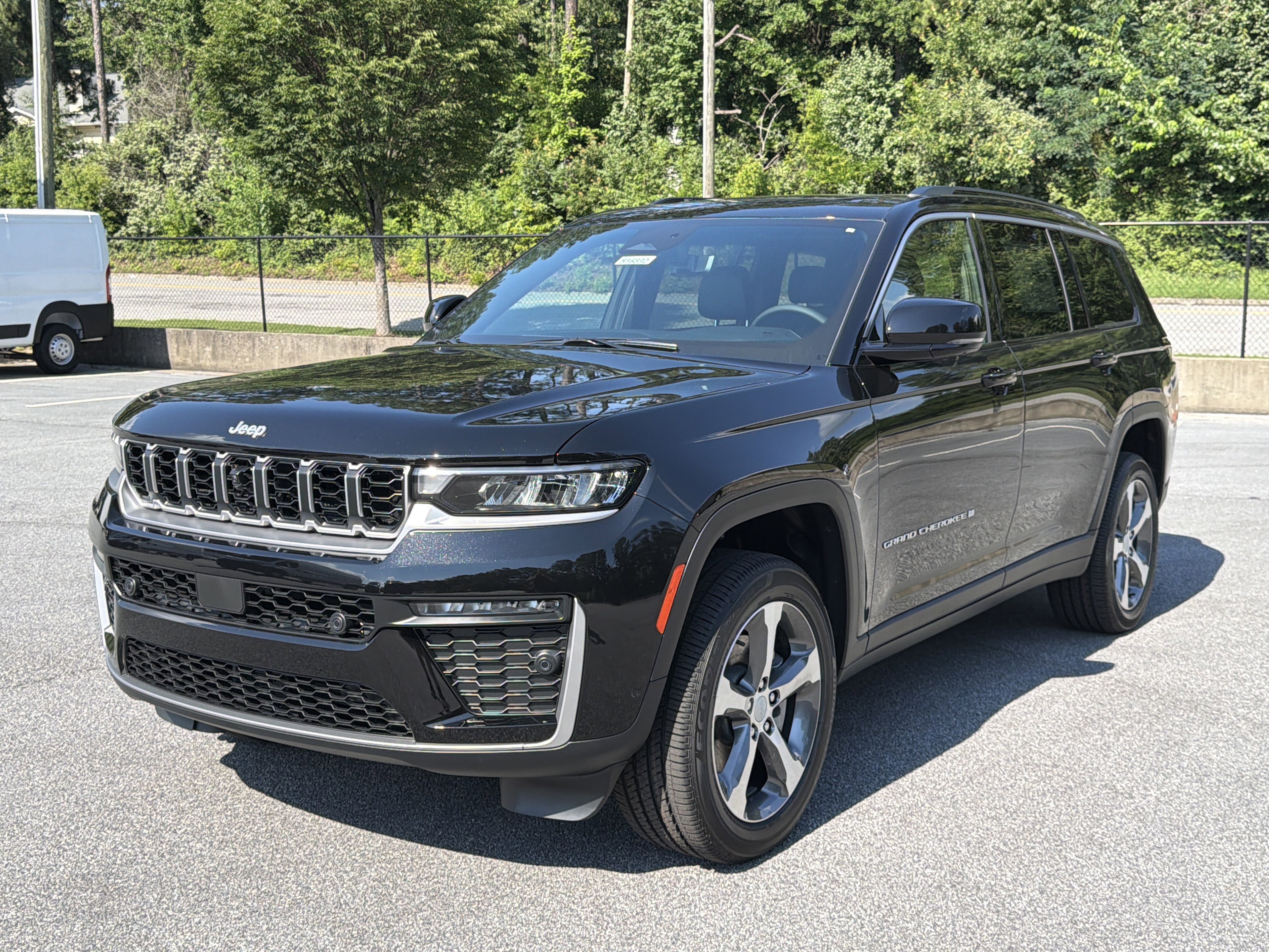 New 2026 Diamond Black Crystal Pearlcoat Jeep Limited image 3