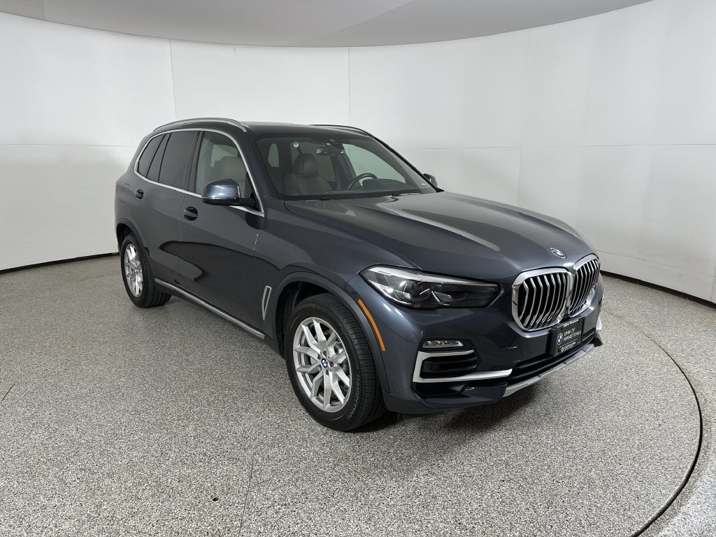 Used 2021 Arctic Grey Metallic BMW xDrive40i image 4