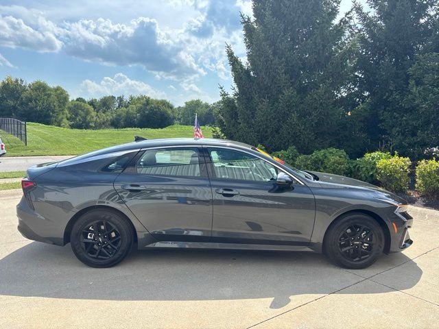 Used 2025 Gray Kia LXS image 6