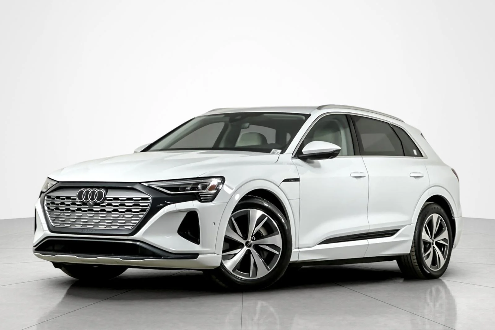 2024 Audi Q8 e-tron
