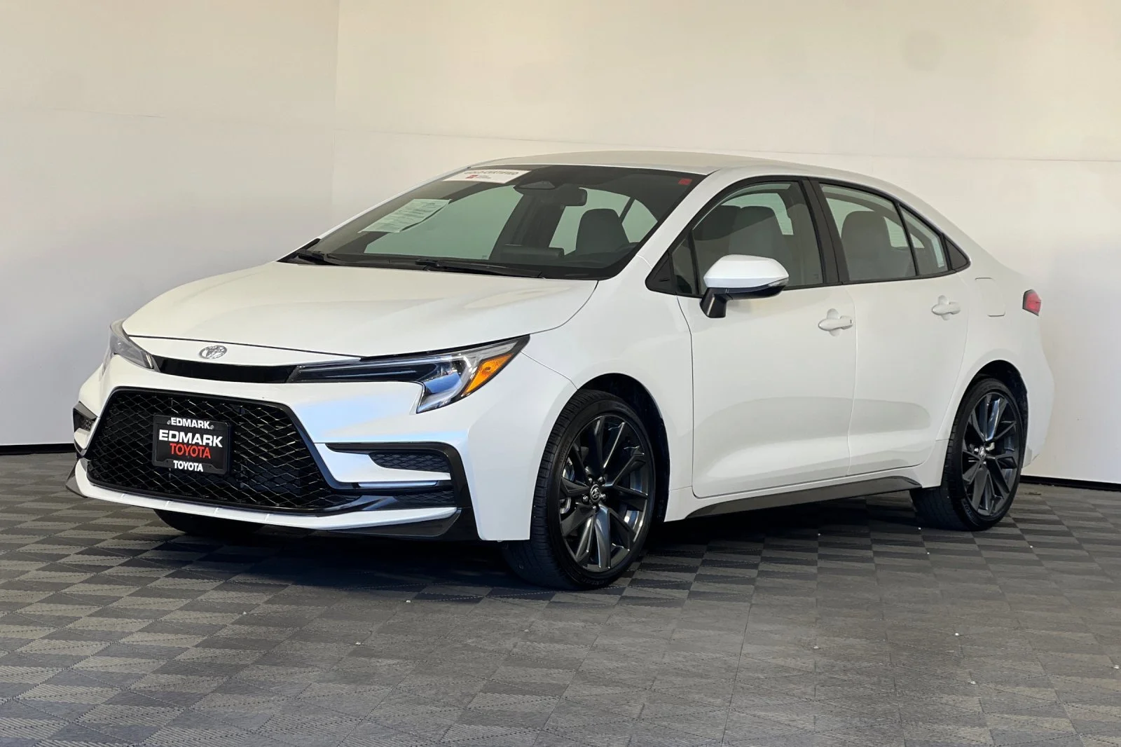 Used 2026 Wind Chill Pearl Toyota SE image 7