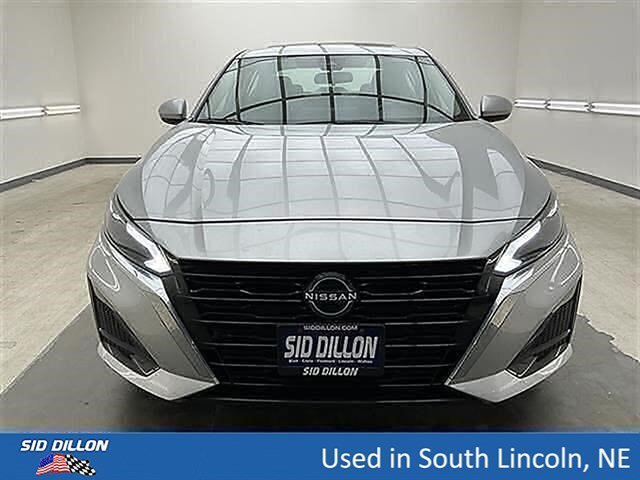 Used 2024 Brilliant Silver Metallic Nissan 2.5 SV image 2