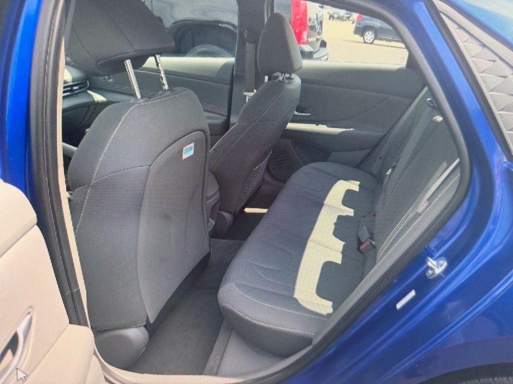 Used 2025  Hyundai SEL Convenience image 4