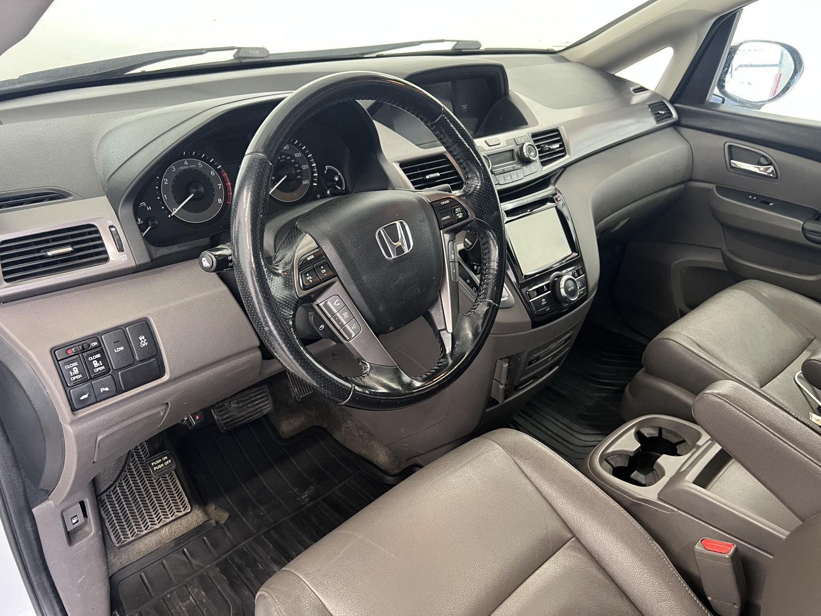 Used 2017 White Diamond Pearl Honda Touring image 14
