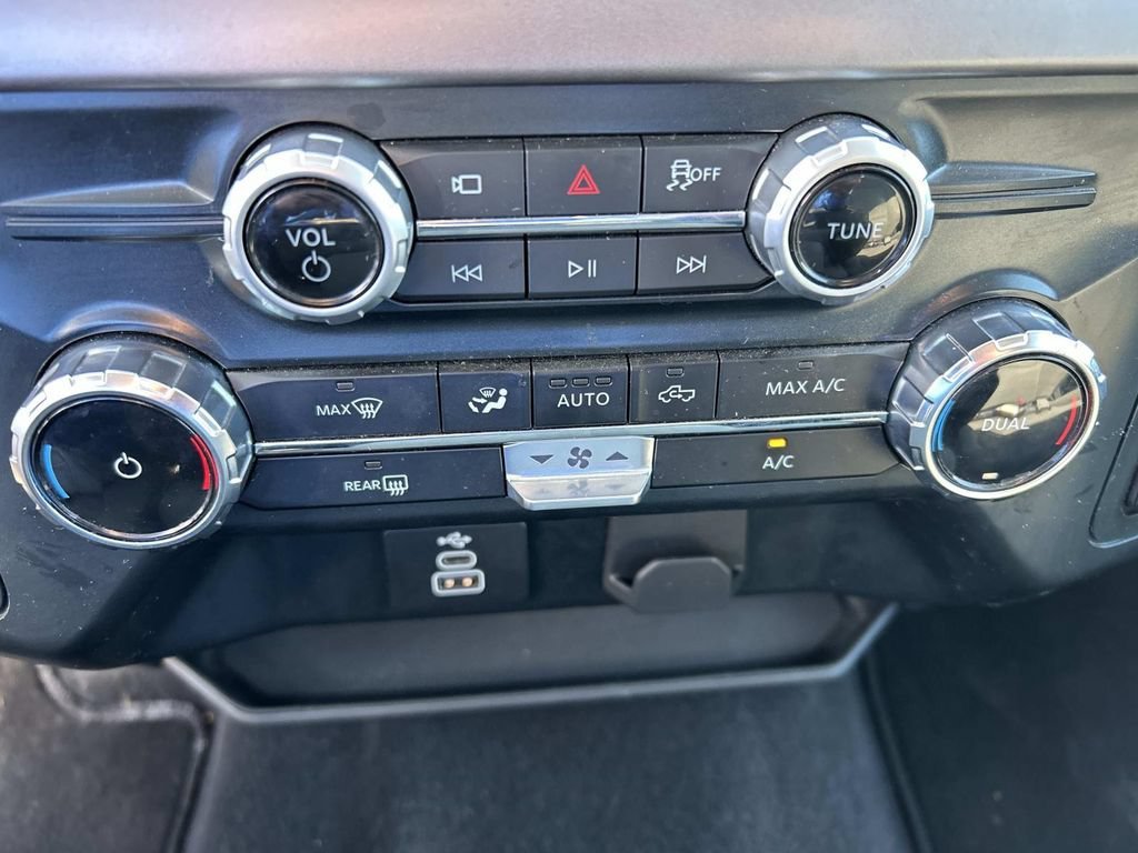 Used 2025 Carbonized Gray Ford XLT image 30