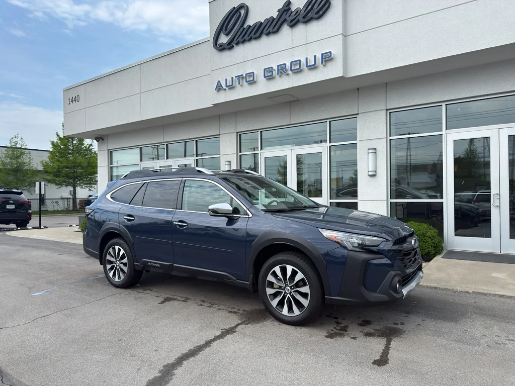 2025 Subaru Outback Touring's photo