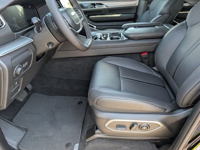 New 2026 High Gloss Black Exterior Paint Jeep Limited Reserve image 15
