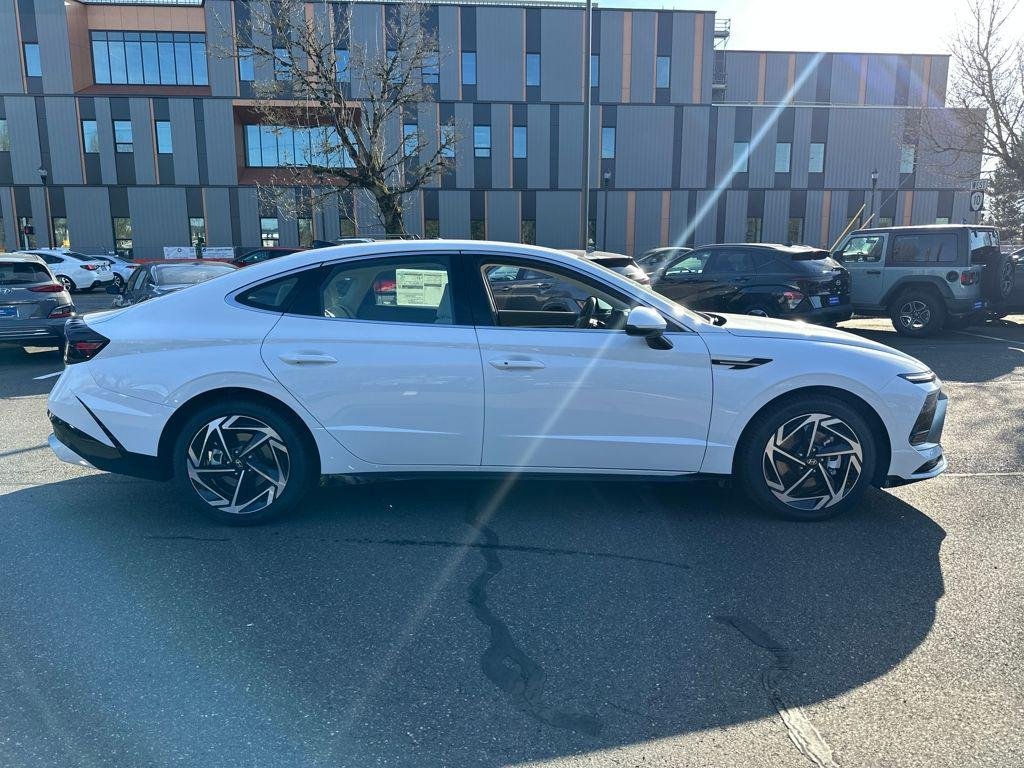 New 2026 White Hyundai SEL Sport image 7
