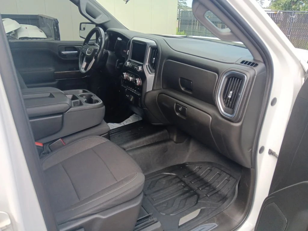Used 2021 Summit White GMC SLE image 30