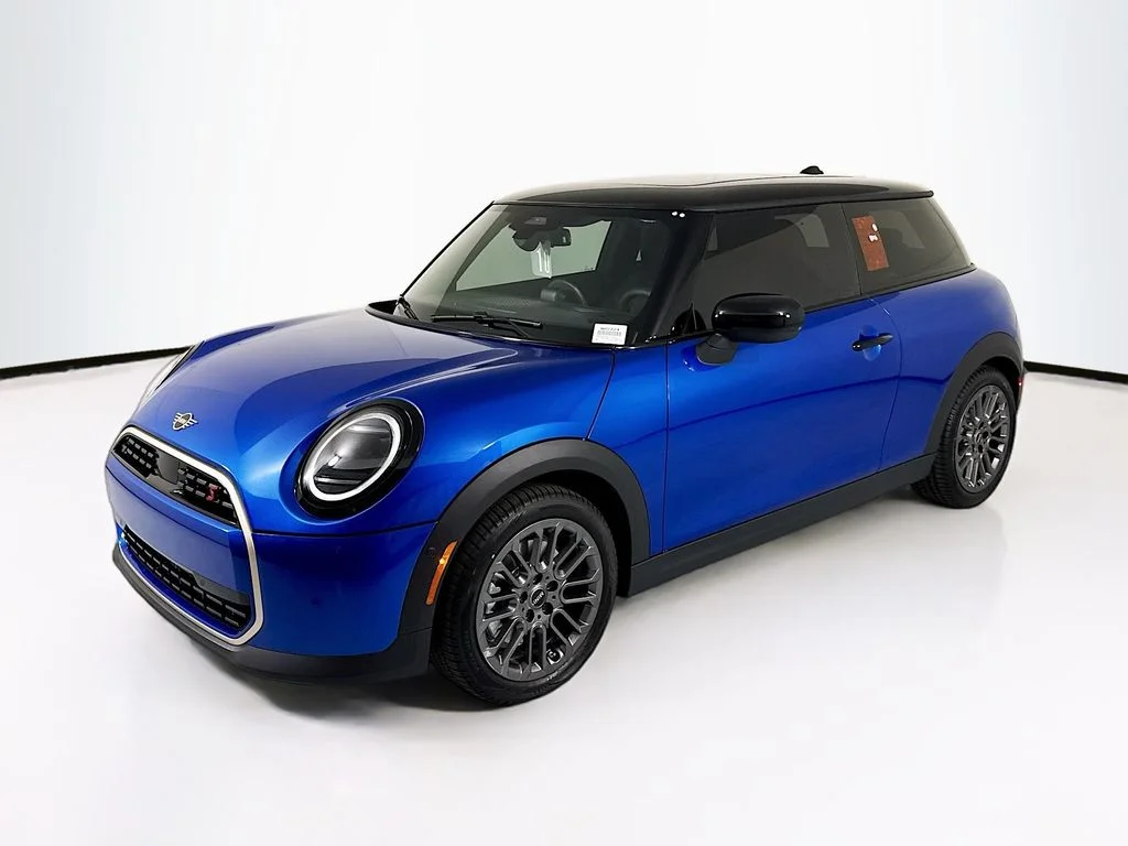 2026 MINI Hardtop Cooper S Signature's photo