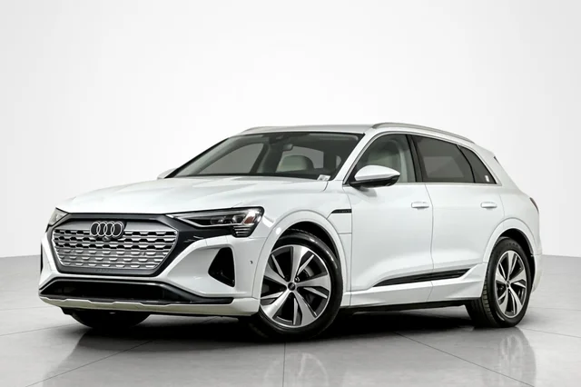 2024 Audi Q8 e-tron Premium Plus quattro