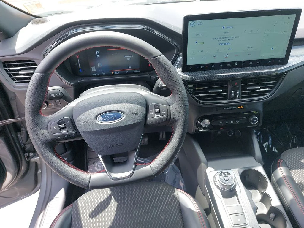 Used 2025 Gray Ford ST-Line image 16