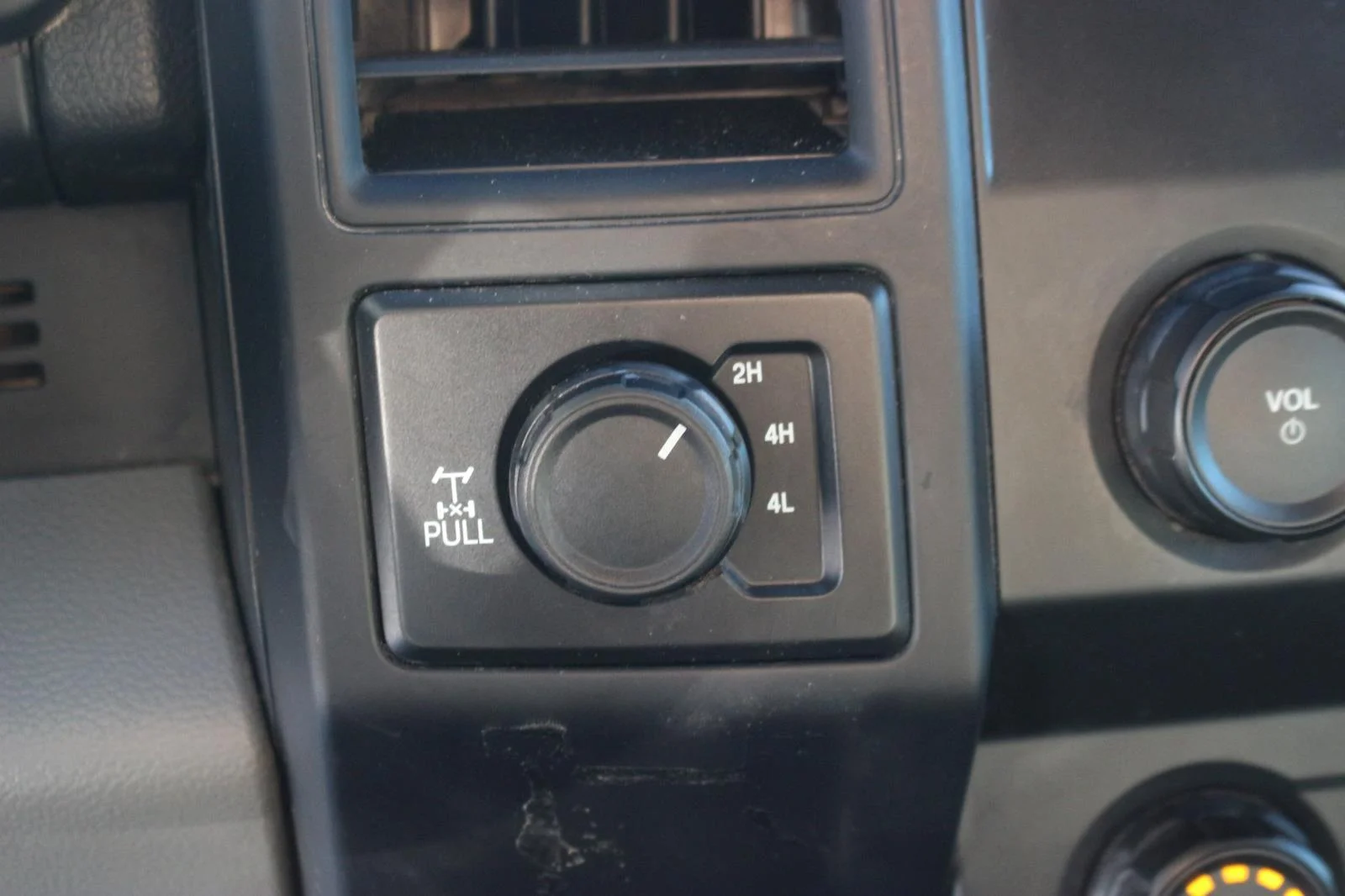 Used 2020 White Ford XL image 29