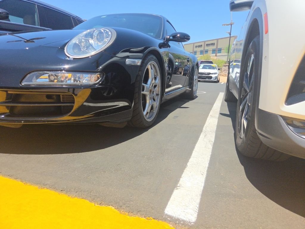 Used 2007  Porsche Carrera 4 image 9