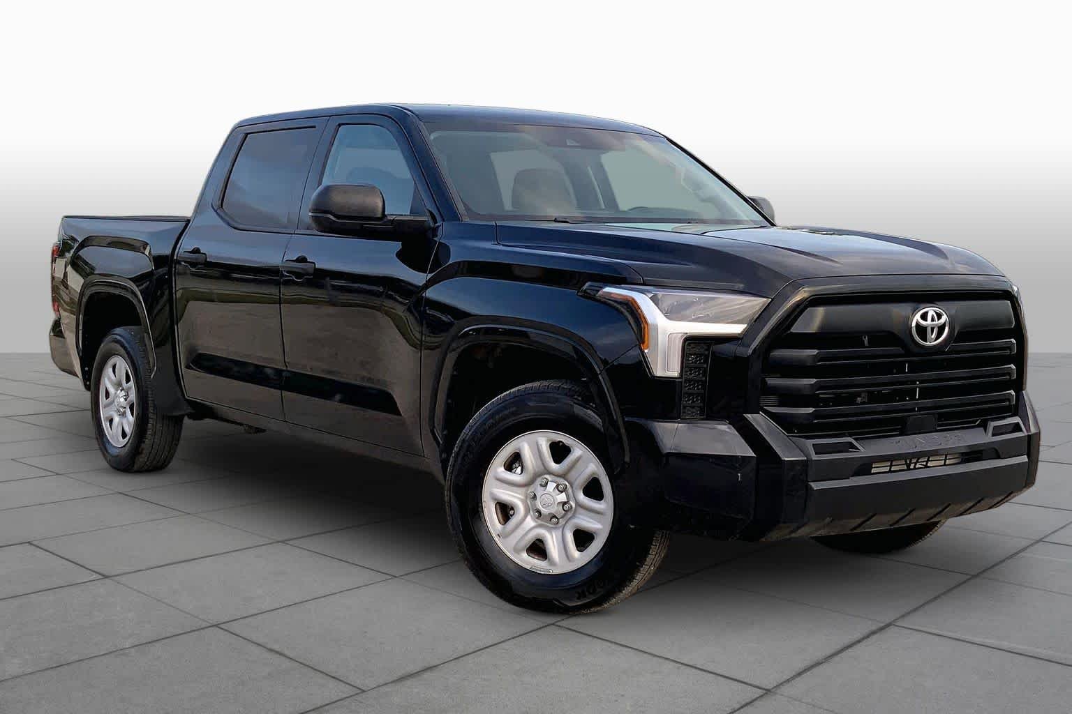 Used 2022 Midnight Black Metallic Toyota SR image 3