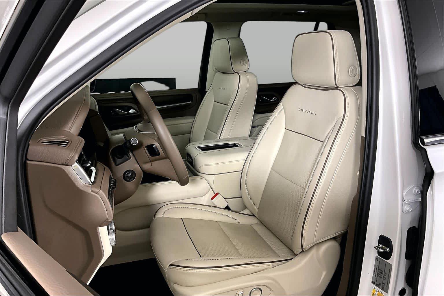 Used 2023 White Frost Tricoat GMC Denali image 7