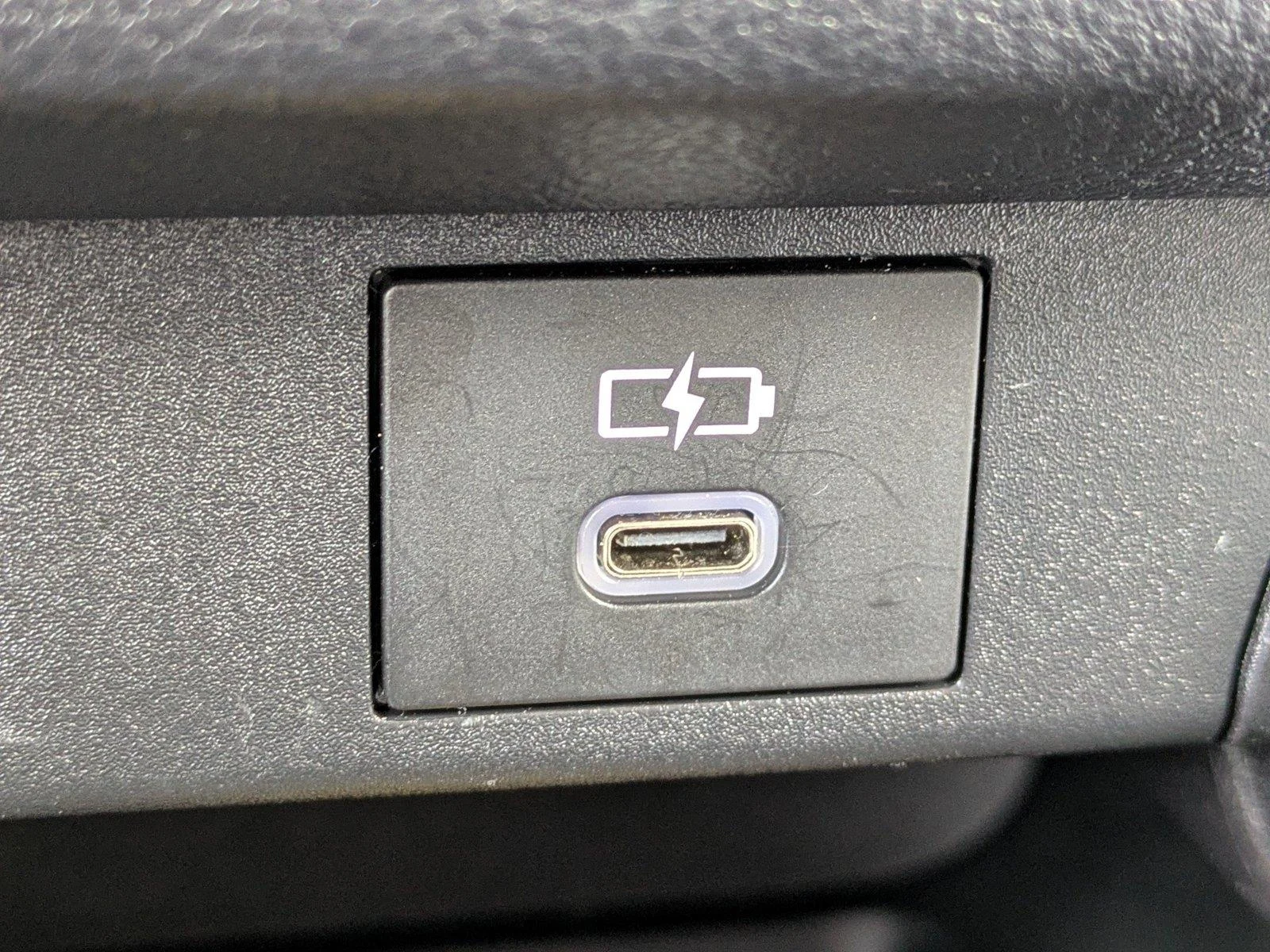 Used 2024  Toyota XLE image 21