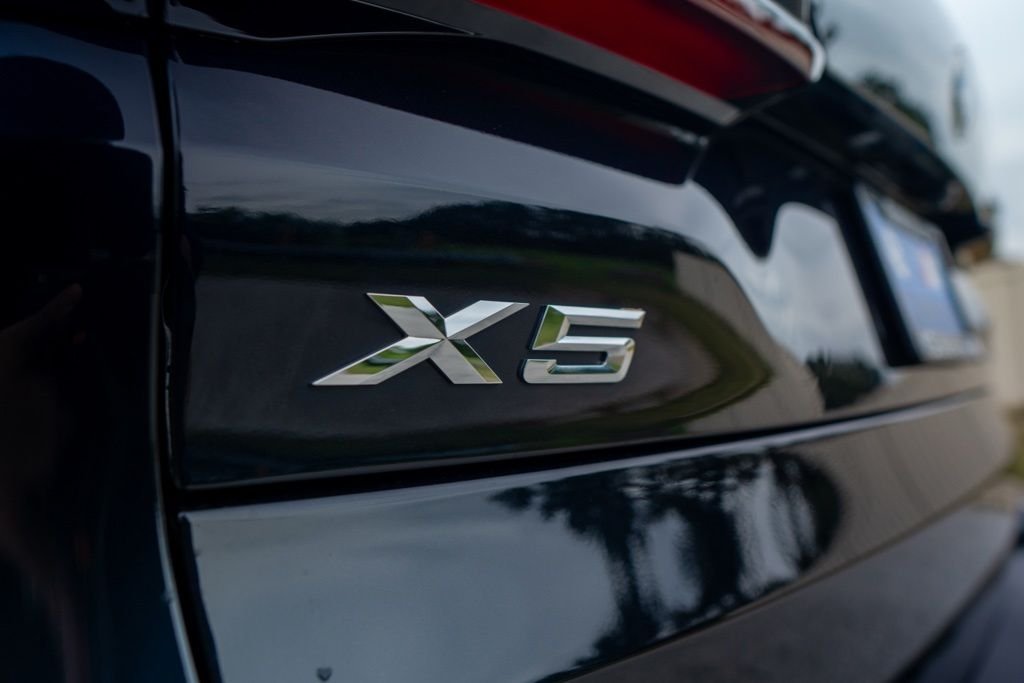 Used 2026 Carbon Black Metallic BMW xDrive40i image 7