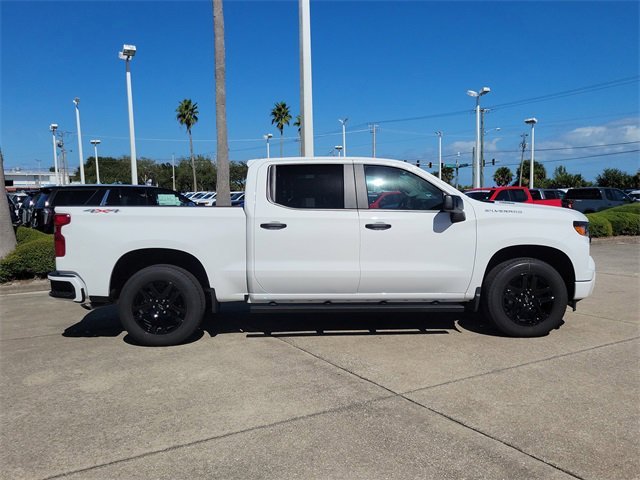 2026 Chevrolet Silverado 1500 Custom photo 3