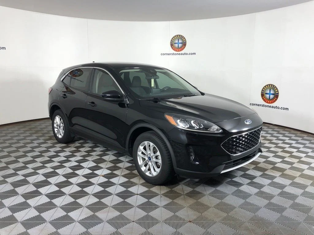 Used 2020 Black Ford SE image 15