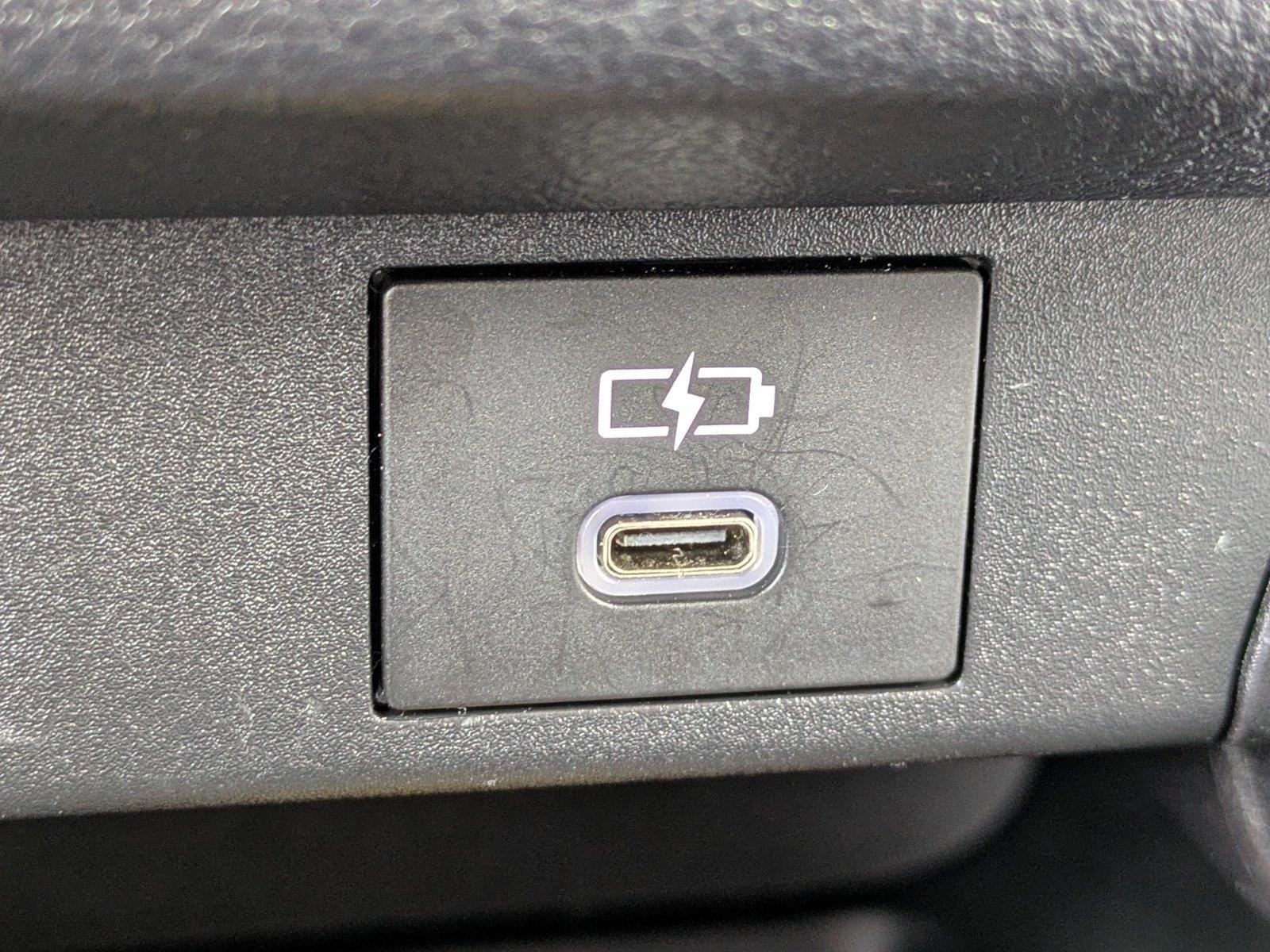 Used 2024  Toyota XLE image 21