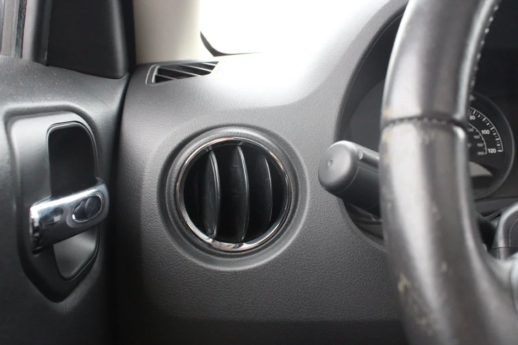Used 2016 Black Jeep High Altitude image 8