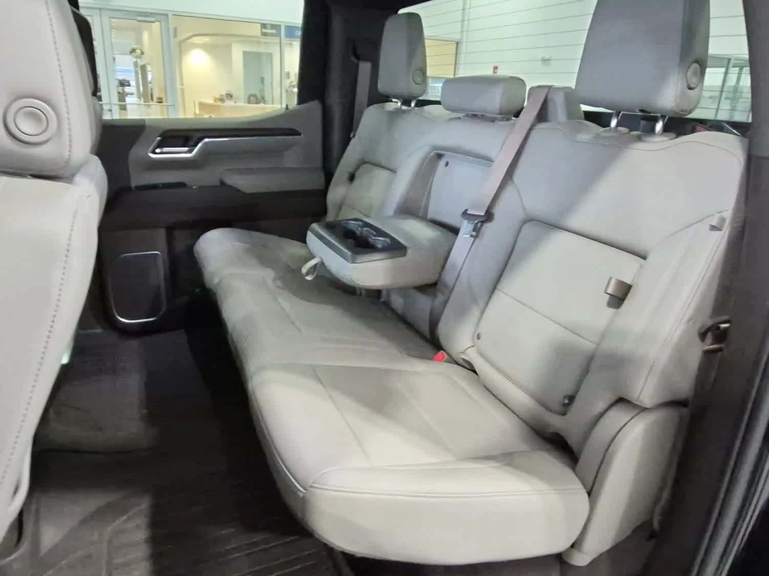 Used 2023 Onyx Black GMC SLT image 9