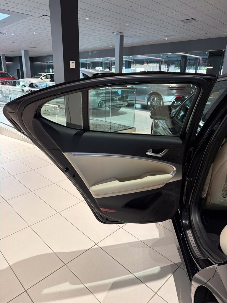 2026 GENESIS G70 Standard - Photo 15