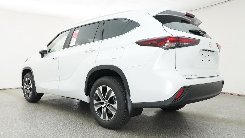 New 2026 Wind Chill Pearl Toyota XLE image 7