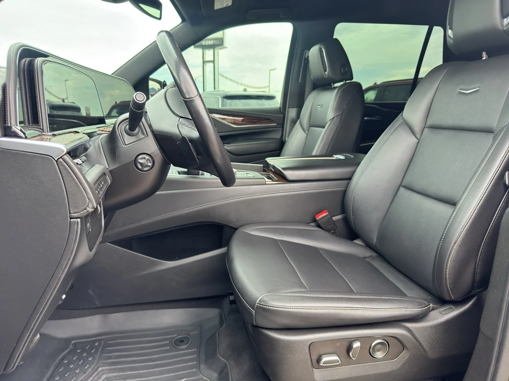 Used 2021 Black Raven Cadillac Luxury image 11