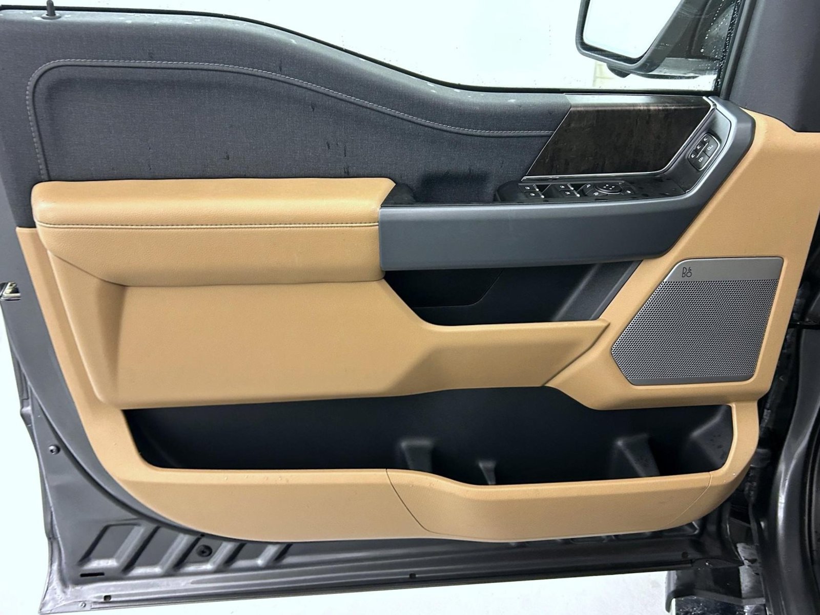 Used 2021 Gray Ford Lariat image 9