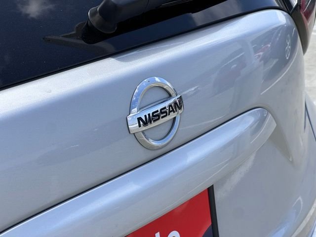 Used 2019 Silver Nissan S image 25